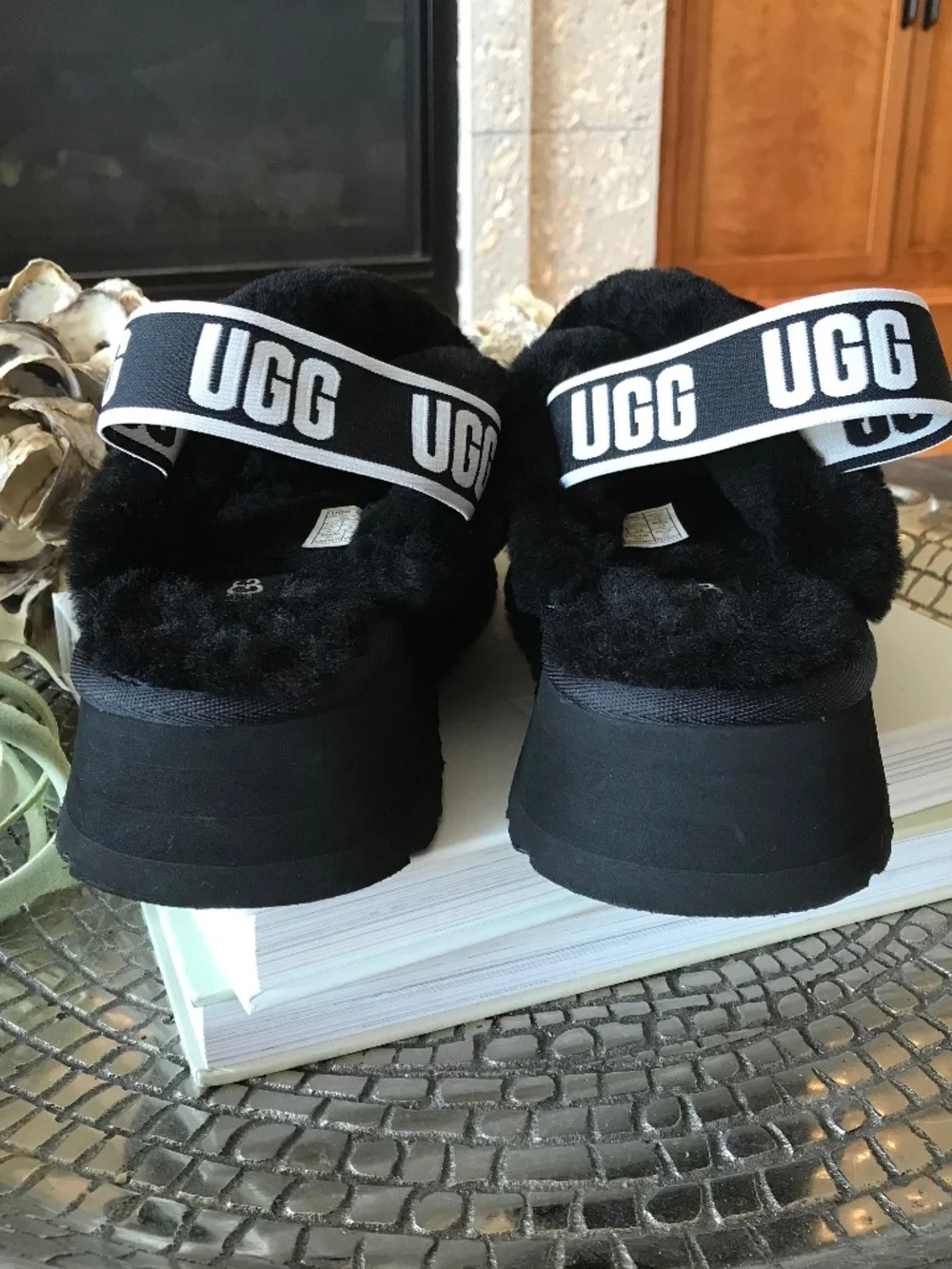 “DOWNTOWN GIRL”🔥 UGG BLACK COZY LOUNGE DISCO CROSS SLIDE PLATFORM SLIPPERS